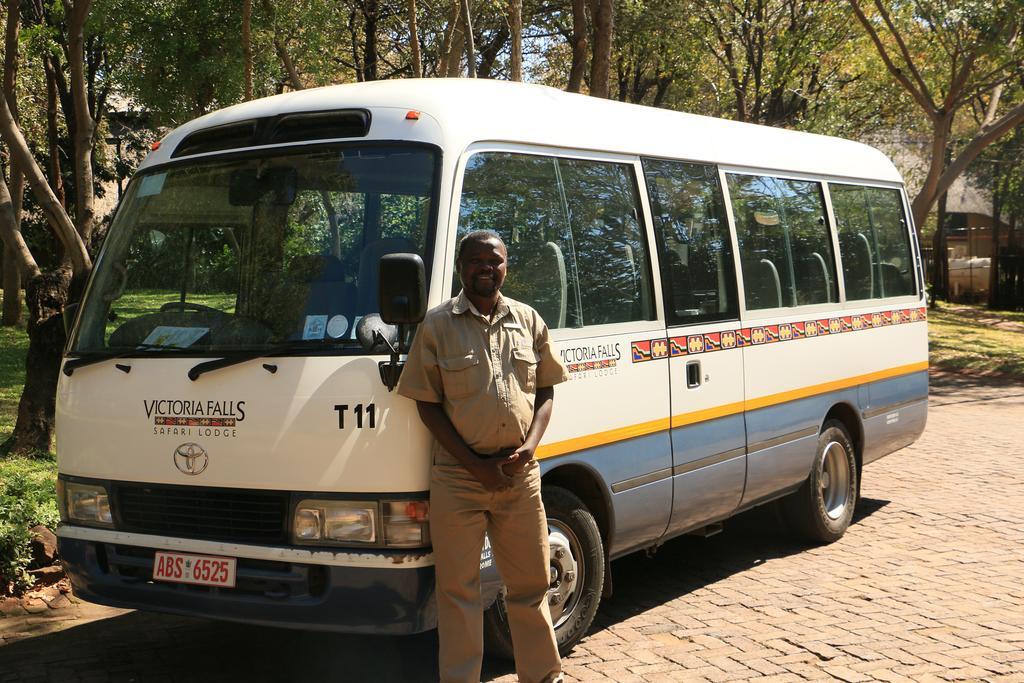 Victoria Falls Safari Suites Экстерьер фото