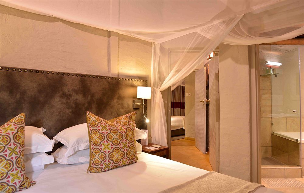 Victoria Falls Safari Suites Экстерьер фото