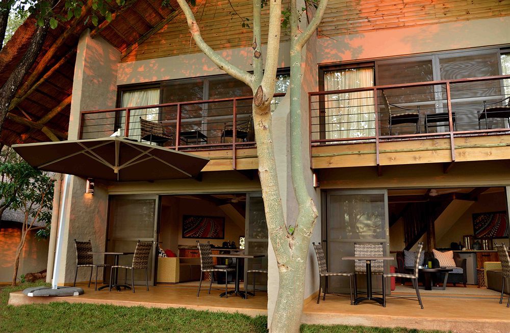 Victoria Falls Safari Suites Экстерьер фото