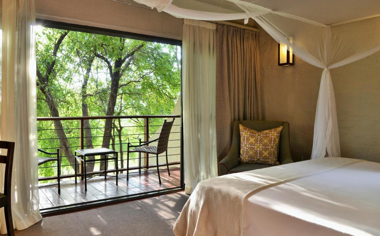 Victoria Falls Safari Suites Номер фото